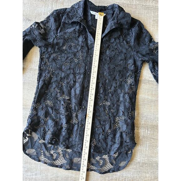 Diane von Furstenberg DVF Black Lace Blouse women's 6 Button Down Sheer LS - Picture 10 of 15